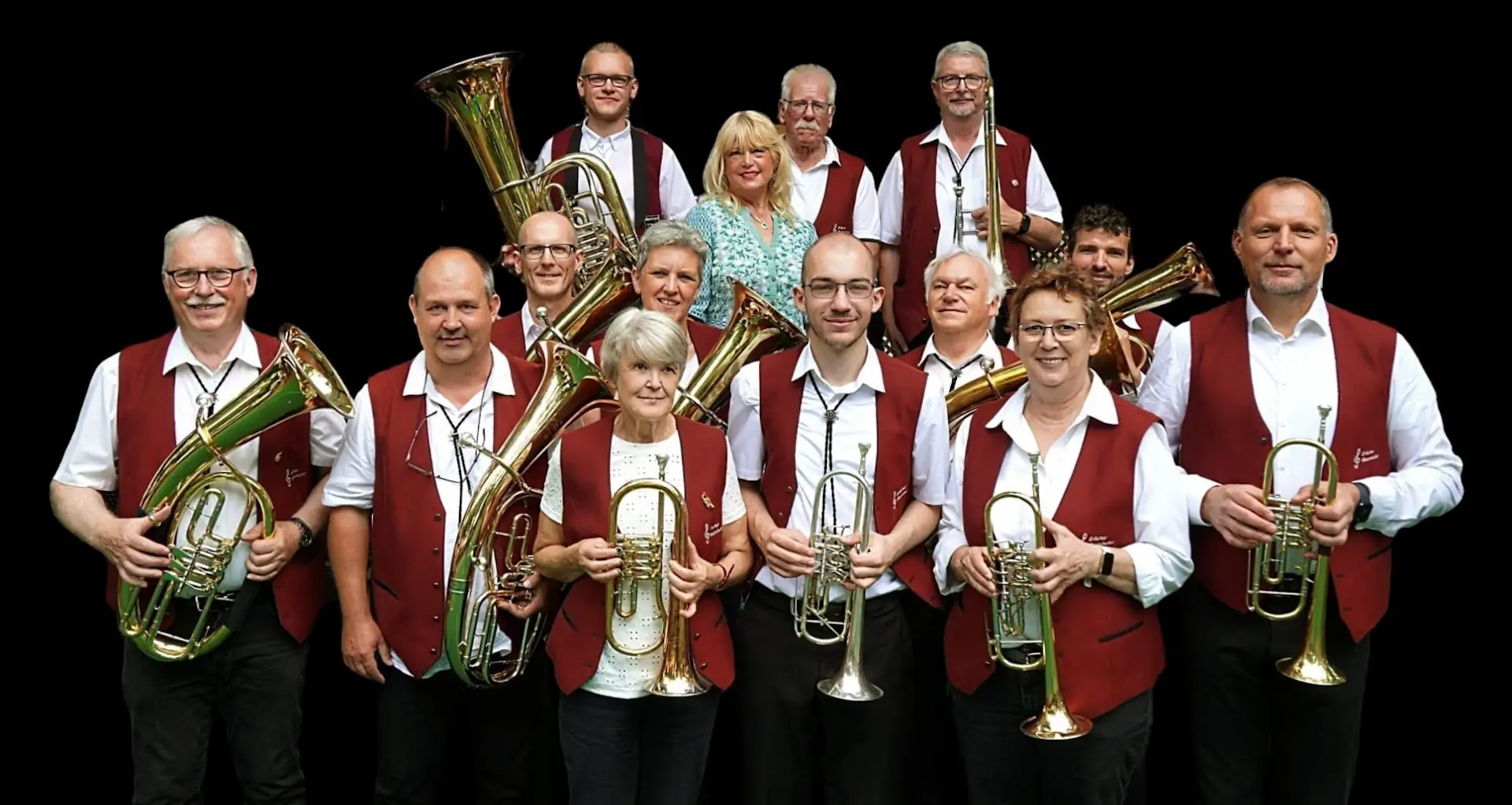 Blumenstädter Musikanten Blaskapelle Thüringen Bühnenauftritt. Die Blaskapelle bei einem stimmungsvollen Konzert mit Blechblasinstrumenten.